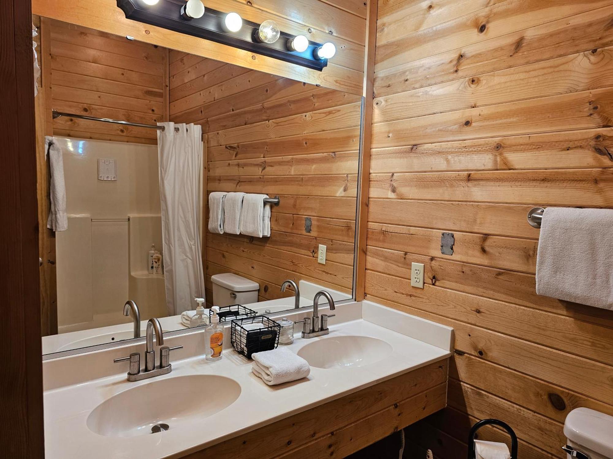 5 Min To Beaver Lake-King Bed-Fire Pit-Jetted Tub #4 Eureka Springs Bagian luar foto