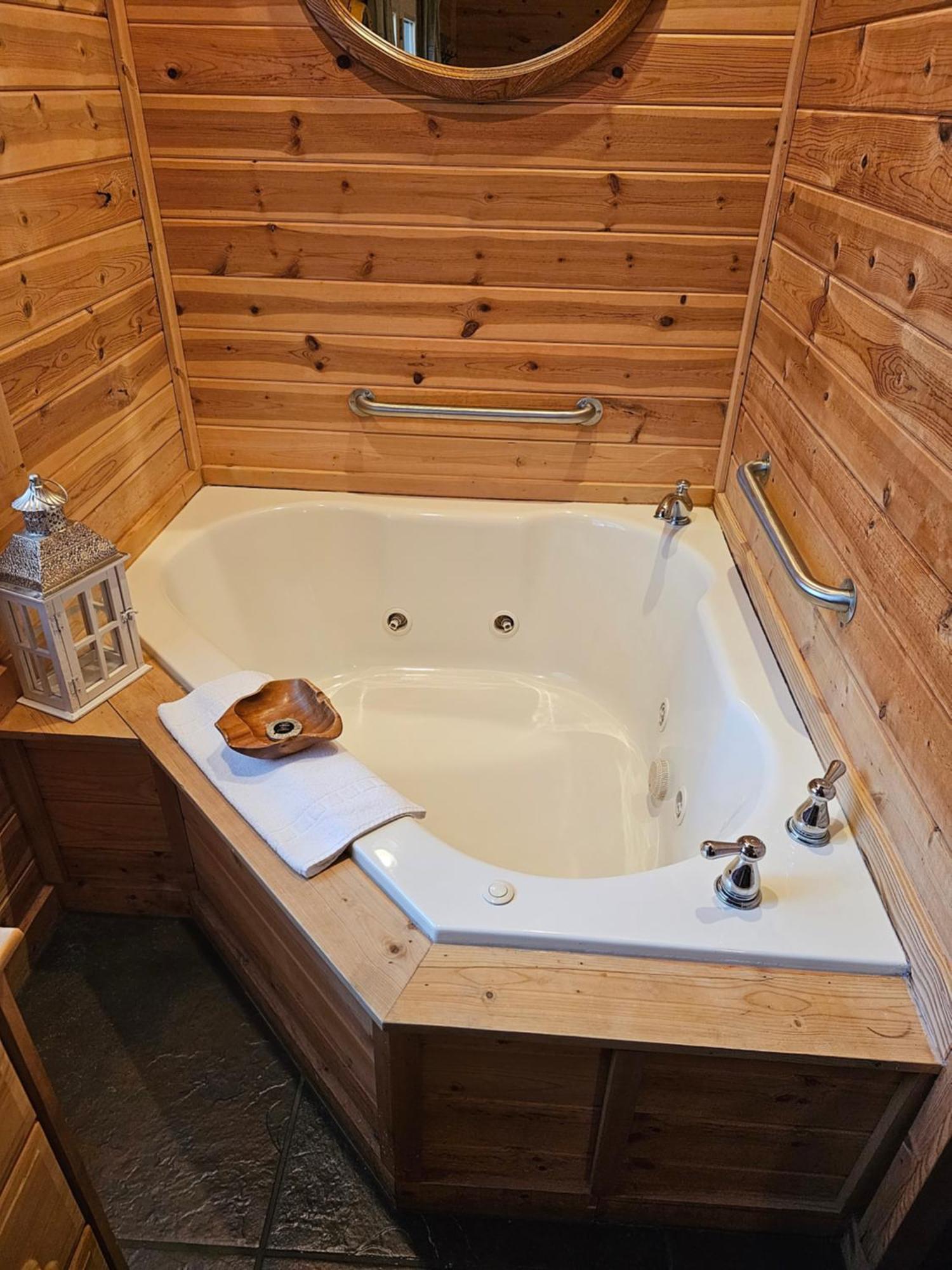 5 Min To Beaver Lake-King Bed-Fire Pit-Jetted Tub #4 Eureka Springs Bagian luar foto